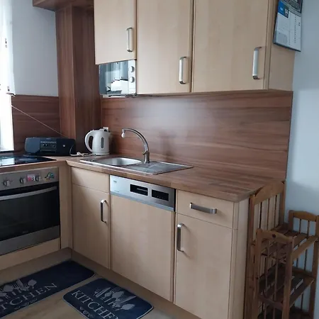 At Silva's Place * Птуй